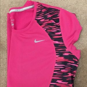 🌸Women’s Nike shirt🌸
